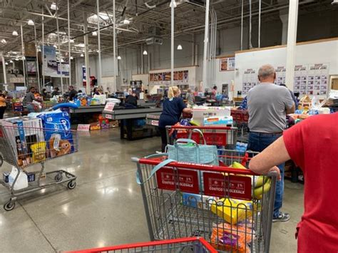 costco 13 mile madison heights.